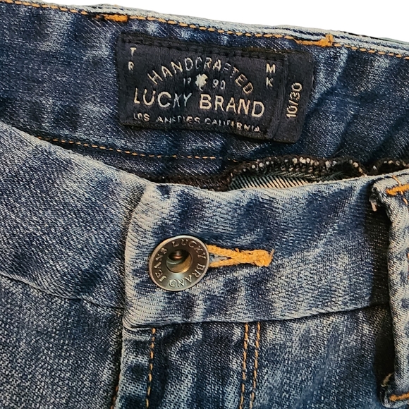 Lucky Brand Whiskered Sweet Crop Back Flap Straight Leh Jean - Picture 5 of 6
